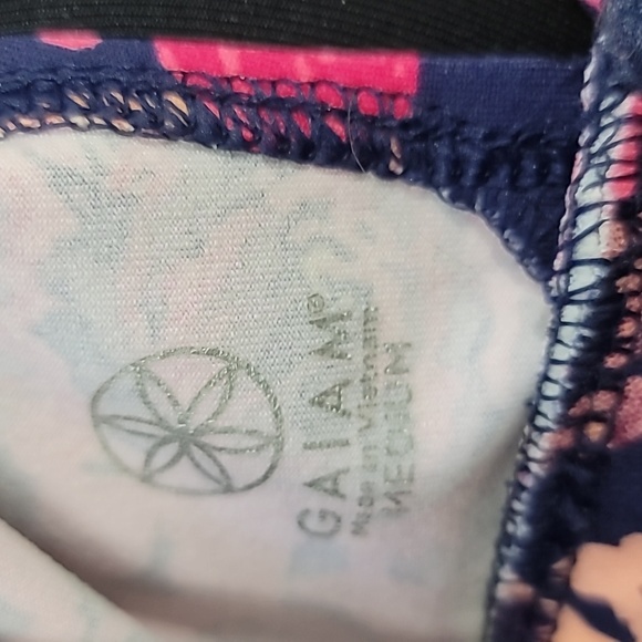 GAIAM Navy Blue Floral Racerback Sports Bra Size M - Picture 3 of 5